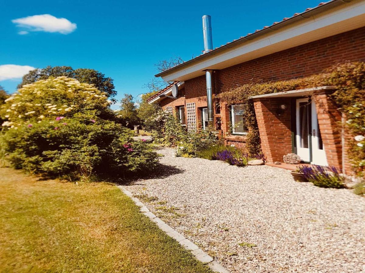 Ferienhaus Extrazeit_Urlaub Hasselberg  Exterior photo